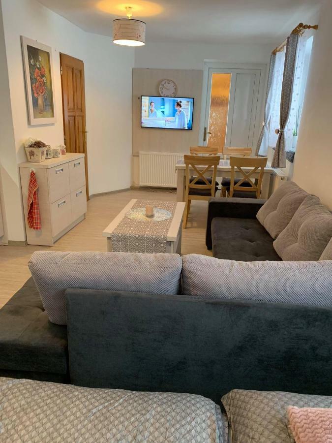 Apartman Filipovice S Letni Terasou Dış mekan fotoğraf